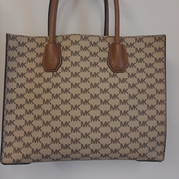 Authentic Michael Kors Purse - Picture 3 of 8